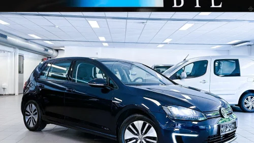VOLKSWAGEN GOLF E-GOLF AUT.GIR KLIMA ACC NAVI DAB KAMERA APPLE CARPLAY