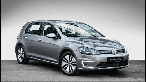 VOLKSWAGEN GOLF e-Golf ACC Skinn Keyless B.Tooth Navi DAB+