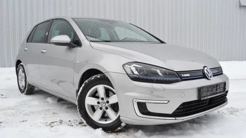 VOLKSWAGEN GOLF Exclusive//Skinn//Varmepumpe//Ad. cruise//Led//Dab