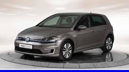 VOLKSWAGEN GOLF Exclusive - Skinn, Keyless, Navi, ACC