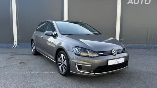 VOLKSWAGEN GOLF E-golf / Skinn / DAB / EU 28 / P.sens +++