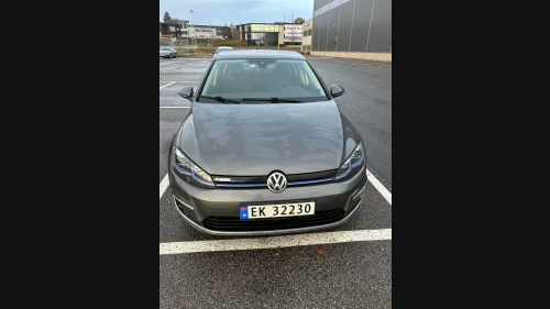 VOLKSWAGEN GOLF 300 KM