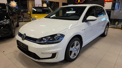 VOLKSWAGEN GOLF Info Display/ DAB/ 300km/ Kamera/ NY EU, bremse & Klima