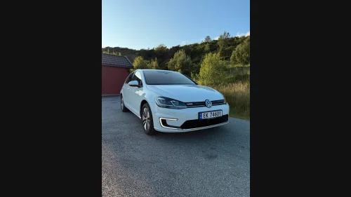 VOLKSWAGEN GOLF 300KM/Dynaaudio/V.pumpe/ryggekamera/Acc++