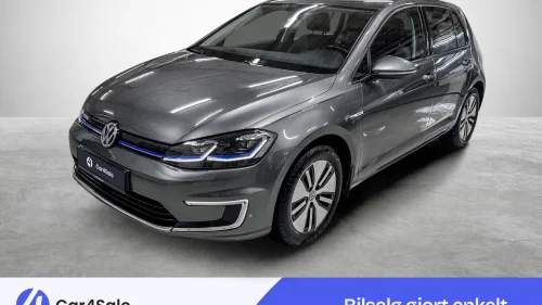 VOLKSWAGEN GOLF 300km / ACC / Bluetooth / V.Pumpe / Skinn / LED /