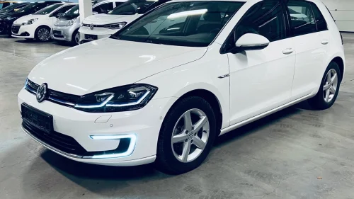 VOLKSWAGEN GOLF EV - 136 HK - Active Info D. Adaptive C. - Ryggekamera