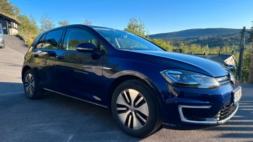 VOLKSWAGEN GOLF 300km/136hk/Activ Info/Kam/Led/ACC/Navi//Norsk/Ny EU/