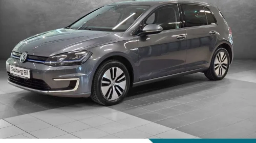 VOLKSWAGEN GOLF 300KM/ Garanti/ R-Kamera/ NAVI/ tlf