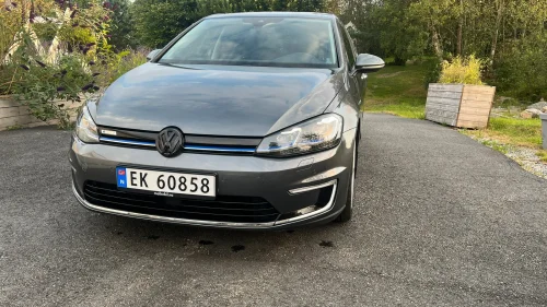 VOLKSWAGEN GOLF FL300/136 hk/ 232 km rekkevidde WLTP, godt utstyrt