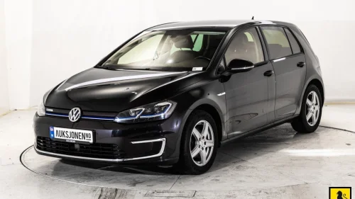 VOLKSWAGEN GOLF NORSK 136HK SKINN KEYLESS KAMERA