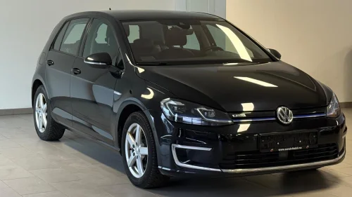VOLKSWAGEN GOLF e-Golf 300Km ACC DigDis Navi Pdc Kamera EU-03.27 1 Eier
