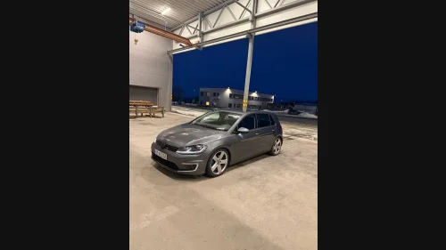 VOLKSWAGEN GOLF E-Golf