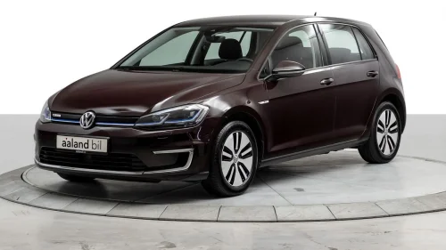 VOLKSWAGEN GOLF Pen og velholdt. LED lys. Adaptiv cruise. Bluetooth