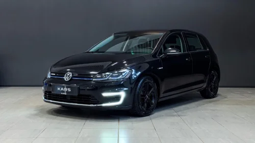 VOLKSWAGEN GOLF e-Golf 136HK /Skinn /LED /ACC /Navi /CarPlay /DAB+