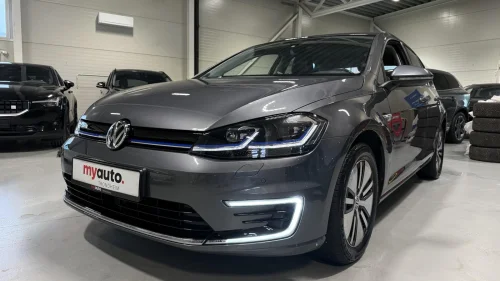 VOLKSWAGEN GOLF Skinn/R-kamera/Varmepumpe/Adaptiv Cruise/ DAB+