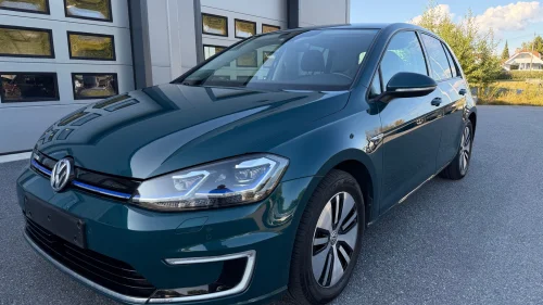 VOLKSWAGEN GOLF 300km Rekkevidde Navi DAB Kamera Dig.Instrument NyEu