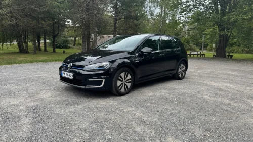 VOLKSWAGEN GOLF E-Golf 136 HK