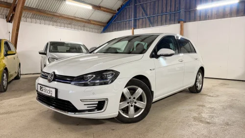 VOLKSWAGEN GOLF 36kwh/EXCLUSIVE/SKINN/KEYLESS/NAVI/EU OK 2027