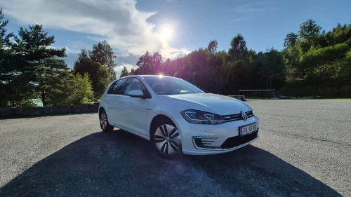 VOLKSWAGEN GOLF e‑Golf Exclusive