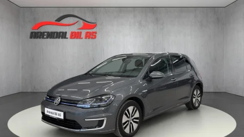 VOLKSWAGEN GOLF 100KW 300KM, 1 Eier, Varmepumpe, Navi, Acc, Norsk!