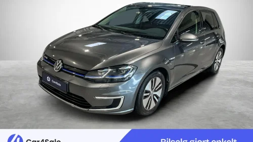 VOLKSWAGEN GOLF 300km / Active Info / ACC / R.Kam/ Norsk/ V.Pumpe/ EU27