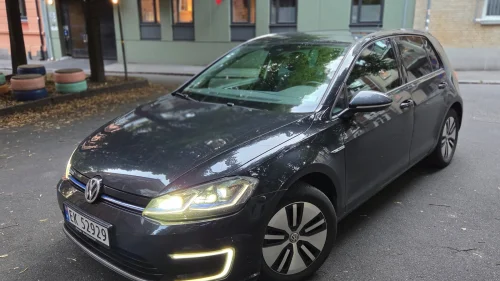 VOLKSWAGEN GOLF E-GOLF - 300KM - ACC - KAMERA - KEYLESS
