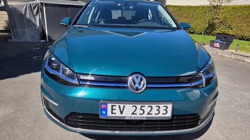 VOLKSWAGEN GOLF Volkswagen Golf 300 km