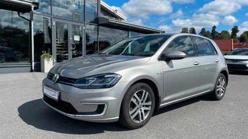 VOLKSWAGEN GOLF 300 km Skinn ACC Klima Navi +++ Norsk! Ny EU!