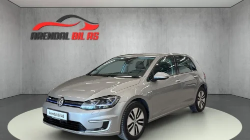 VOLKSWAGEN GOLF 100KW 300KM, 1 Eier, Varmepumpe, Navi, Acc, Norsk!