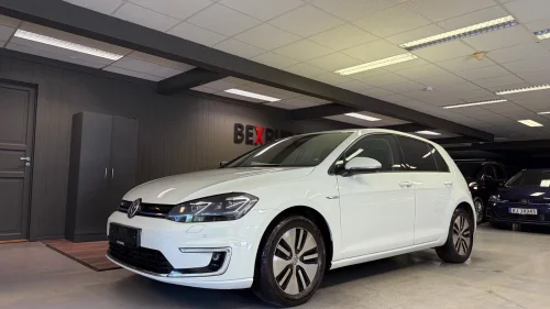VOLKSWAGEN GOLF 300KM,Ryggekamera,Navi,ACC,apple carplay,Led++++