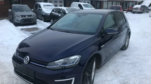 VOLKSWAGEN GOLF AUTOMAT SKINN NAVI NY BATTERITEST