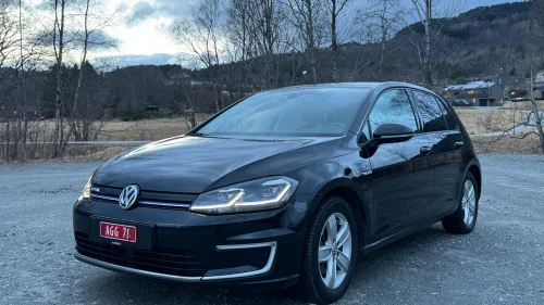 VOLKSWAGEN GOLF E-GOLF 36 kWh / 136 hk / SKIN / Digital Cockpit +++