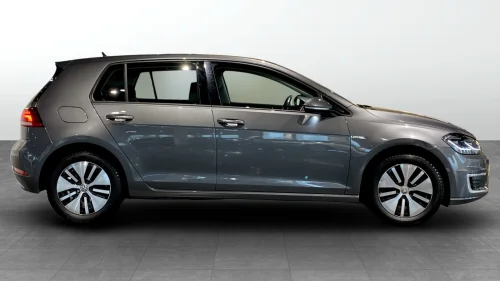 VOLKSWAGEN GOLF (basismodell)