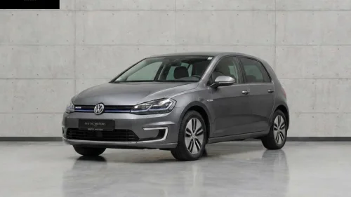 VOLKSWAGEN GOLF E-Golf 36kWh 136hk/300km/ACC/Navi/Varmepumpe/Norsk/+++