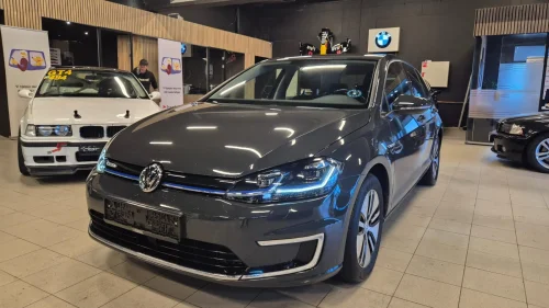 VOLKSWAGEN GOLF Facelift/ DAB/KAMERA/V.Pumpe/SJEKK FARGEN/ Garanti