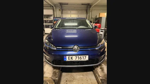 VOLKSWAGEN GOLF