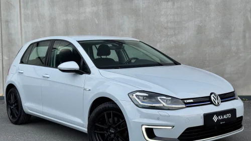 VOLKSWAGEN GOLF SE PRIS/1 EIER/ACTIVE INFO DISPLAY/VARMEPUPME/ACC/EU28