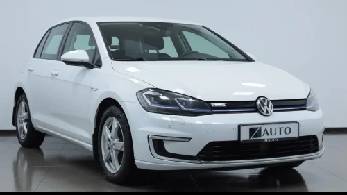 VOLKSWAGEN GOLF 100KW 300KM/AD.CRUISE/NAVI/KAMERA/PDC/CARPLAY/LED/DAB