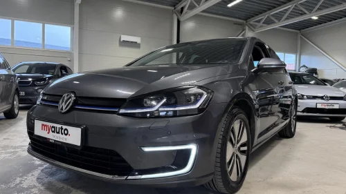 VOLKSWAGEN GOLF el/300km/Skinn/Dynaudio/DAB+/Navi/Cruise+++