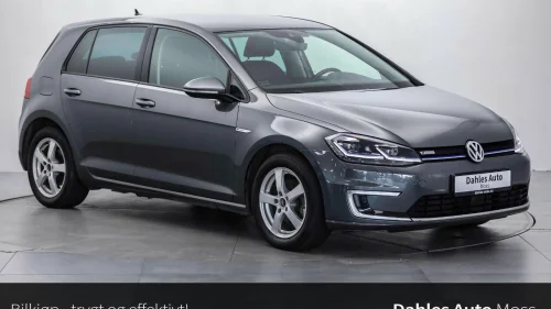 VOLKSWAGEN GOLF 300km Exclusive/Skinn/Active Info Display/Dynaudio