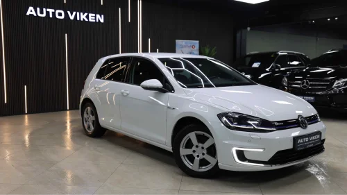 VOLKSWAGEN GOLF 100KWH-136HK-300R.V-KOMFORT-AUT-NAVI-DAB+-ACC-LED-R.KAM