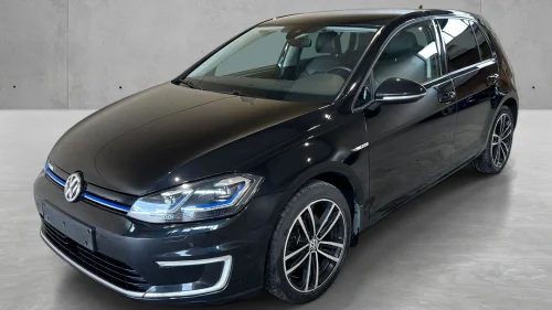 VOLKSWAGEN GOLF E-Golf Exclusive/300km/DYNAUDIO/D.DISPLAY/ACC/LED/NAVI