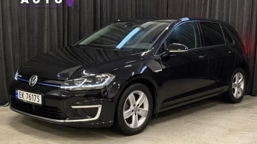 VOLKSWAGEN GOLF E 136HK Skinn/Digital/ACC/BeamAssist/GODT UTSTYRT!