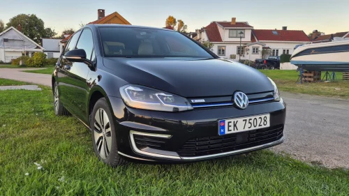 VOLKSWAGEN GOLF COMFORT 100KW 136hk