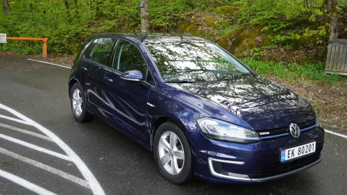 VOLKSWAGEN GOLF E-golf 136 hk AKTIVE-INFO/SKINN/RYGGEKAMERA++