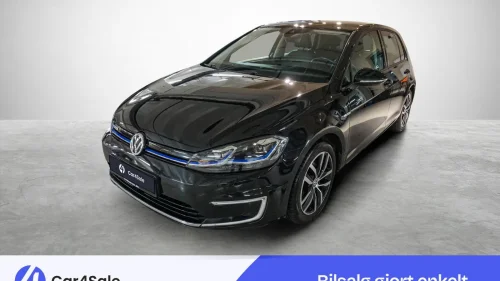 VOLKSWAGEN GOLF 300km / Skinn / A.Info / EU26 / Dynaudio / ACC / R.Kam+