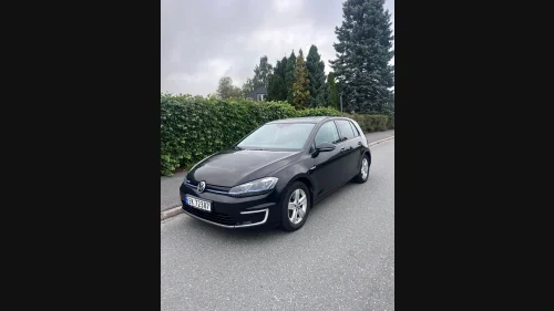 VOLKSWAGEN GOLF Blue Line