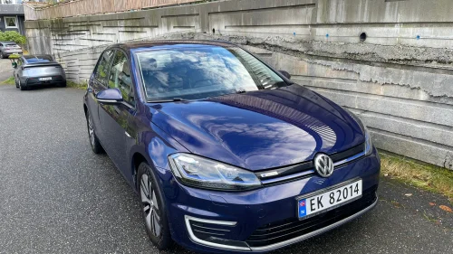 VOLKSWAGEN GOLF