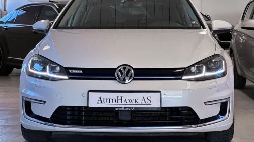 VOLKSWAGEN GOLF 300Km/Active.I.Display/DynAudio/Skinn/ACC/R.Kam/Keyless