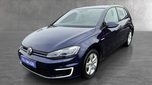 VOLKSWAGEN GOLF KEYLESS/ ACC/ R.KAMERA / DAB+/V.PUMPE / EU-06.10.2027